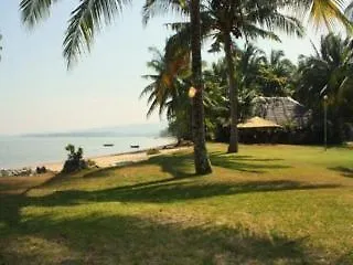 Oyo 89972 Borneo Paradise Beach Hotel Kinarut