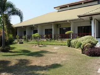 Oyo 89972 Borneo Paradise Beach Hotel Kinarut