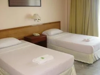 Oyo 89972 Borneo Paradise Beach Hotel Kinarut