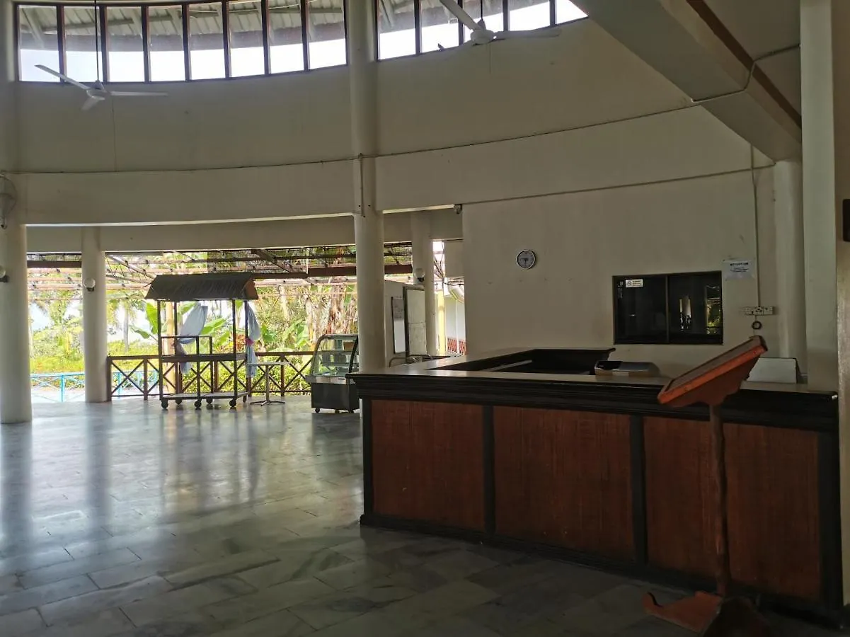 Oyo 89972 Borneo Paradise Beach Hotel Kinarut 2*,  Malaysia