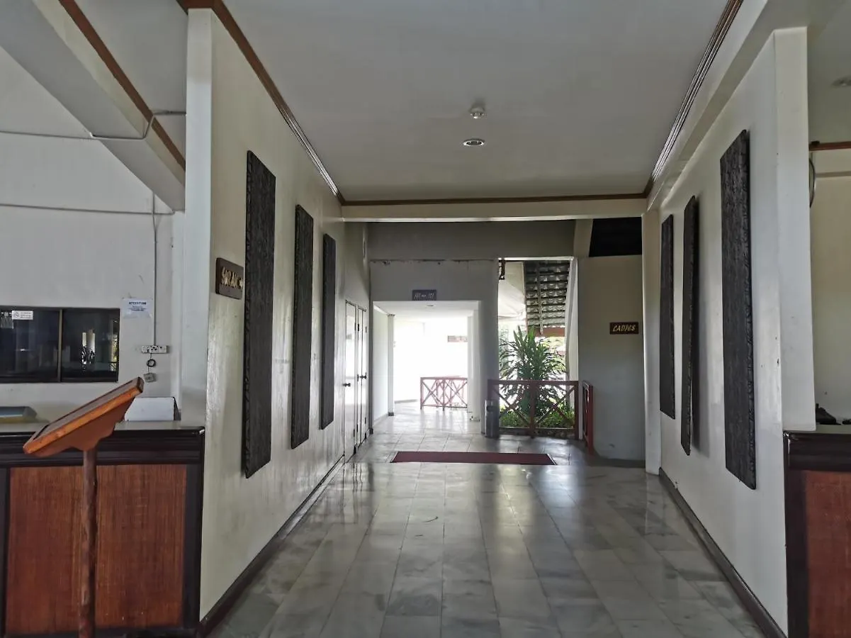 Oyo 89972 Borneo Paradise Beach Hotel Kinarut